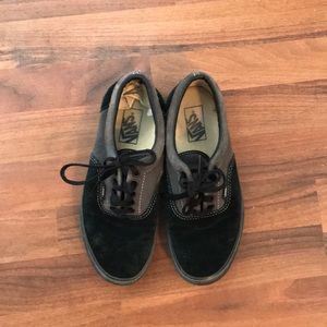 👩🏼🧔🏽Vans Sneakers Men’s 7.5, Women’s 9